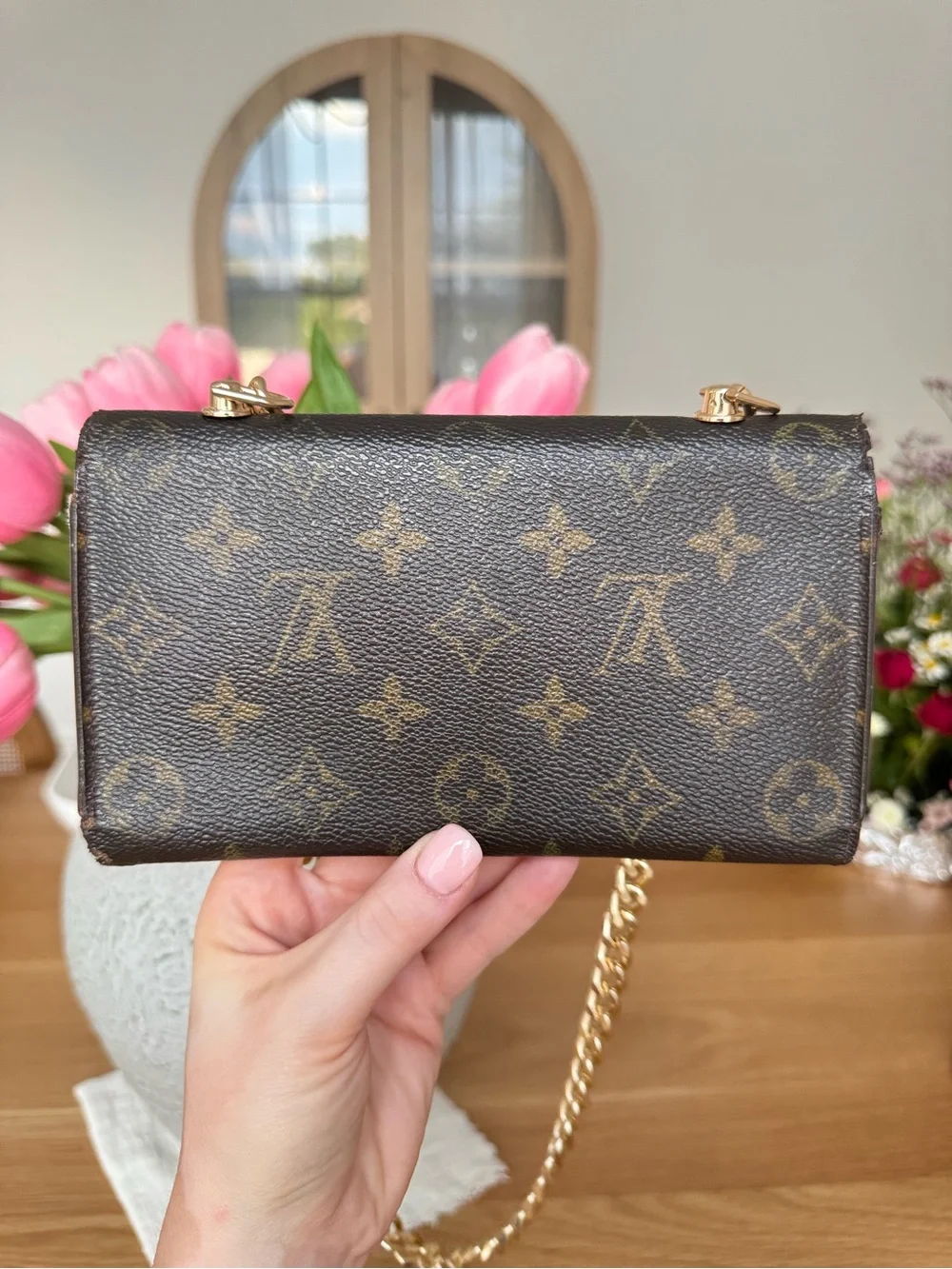 ✅AUTH✅LOUIS VUITTON WALLET IN A CHAIN